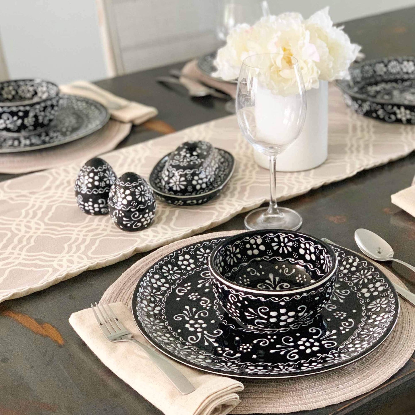 Global Crafts Encantada Handmade Hand-Painted Authentic Mexican Pottery, Salt and Pepper Shaker Set, Ink Collection, Black and White, (MC085I-K2)