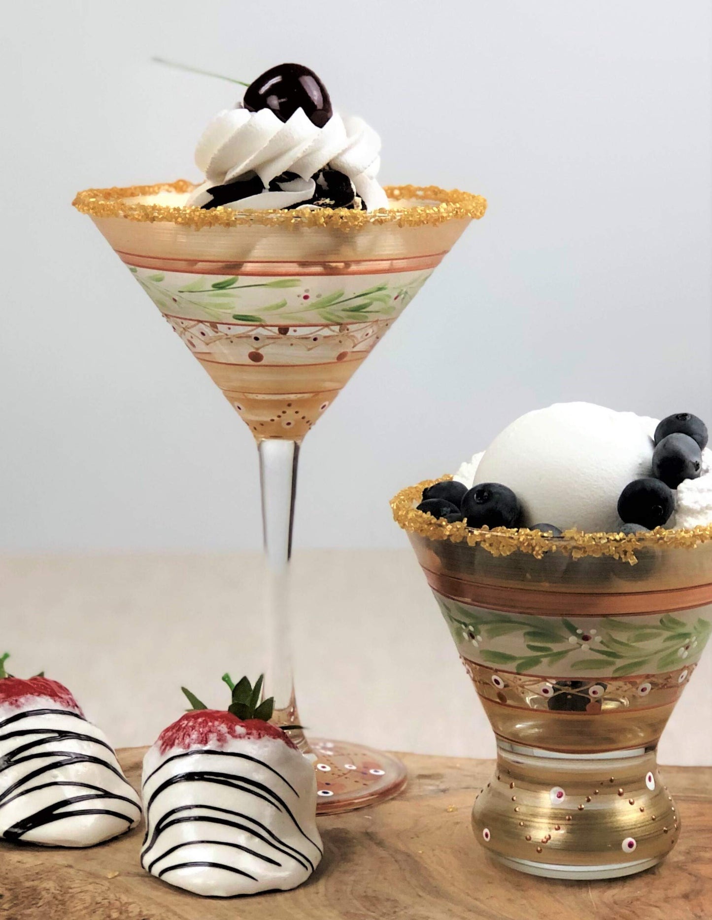 Golden Hill Studio Hand Painted Martini Glasses Set of 2 - Moroccan Mosaic Gold Garland Collection - Hand Painted Glassware by USA Artists - Unique and Decorative Martini Glasses, Kitchen Table Déco