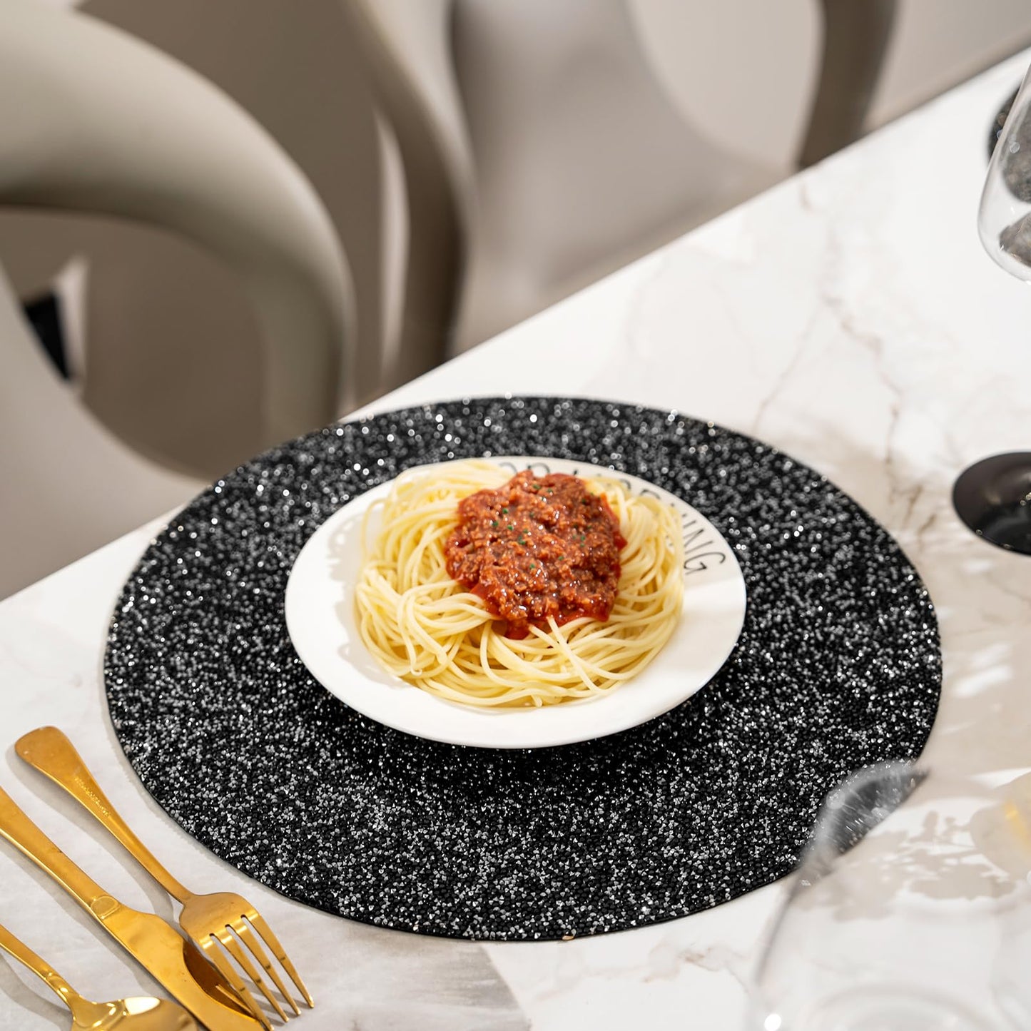 Cumouna Black Placemat Sparkle Crushed Rhinestones Round Washable Elegant Glitter Table Mat for Fall Halloween Wedding Christams Kitchen Home Decor Housewarming Gifts (15 Inch)