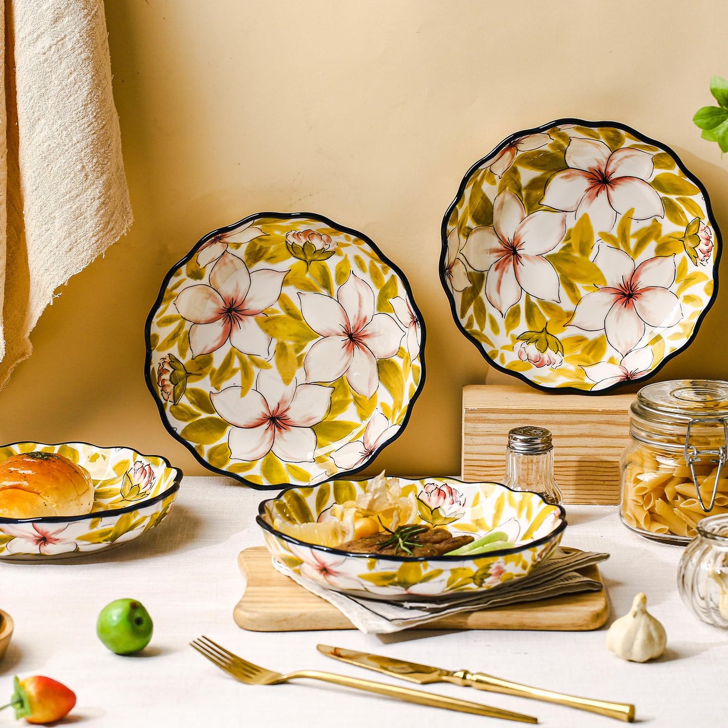 Gnlnkn 8-Inch Ceramic Dinner Plates Set of 4, Hand-Painted Floral Design, Scalloped Edges, Dishwasher & Microwave Safe, Decorative Plate Set for Serving & Entertaining