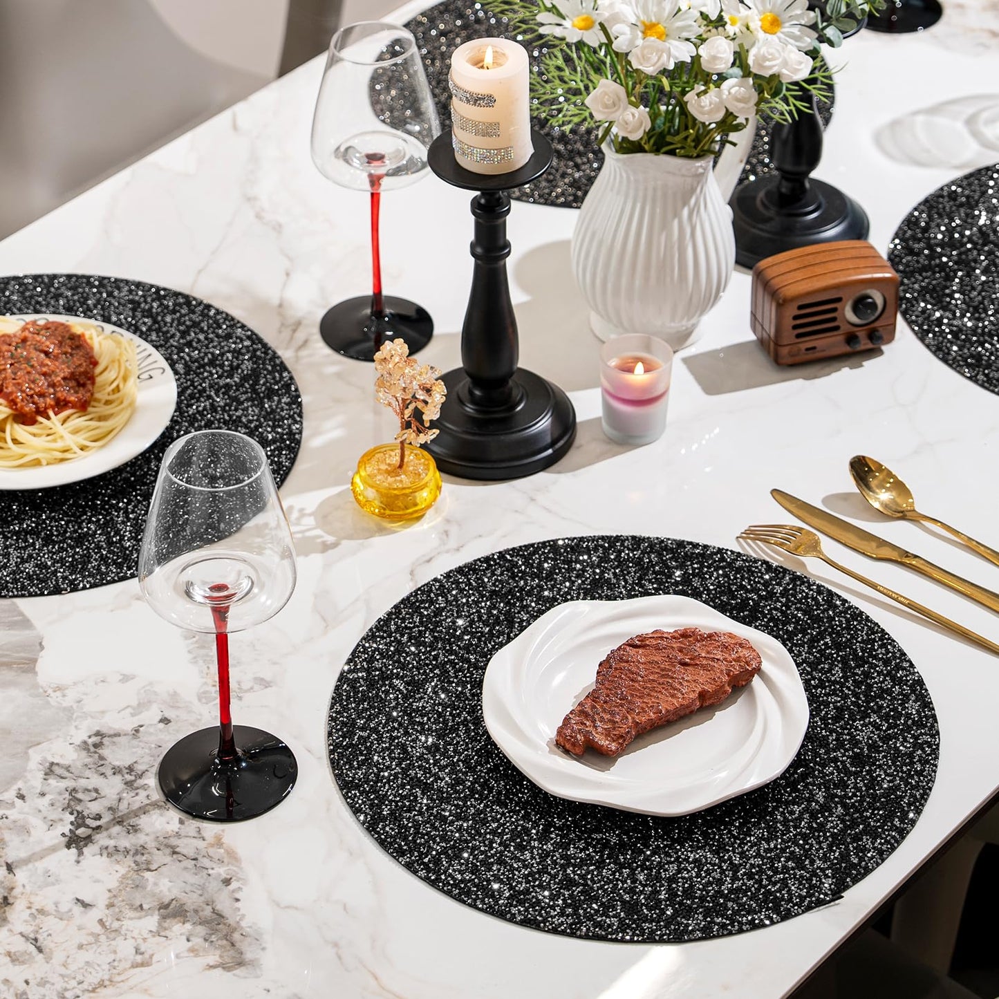 Cumouna Black Placemat Sparkle Crushed Rhinestones Round Washable Elegant Glitter Table Mat for Fall Halloween Wedding Christams Kitchen Home Decor Housewarming Gifts (15 Inch)