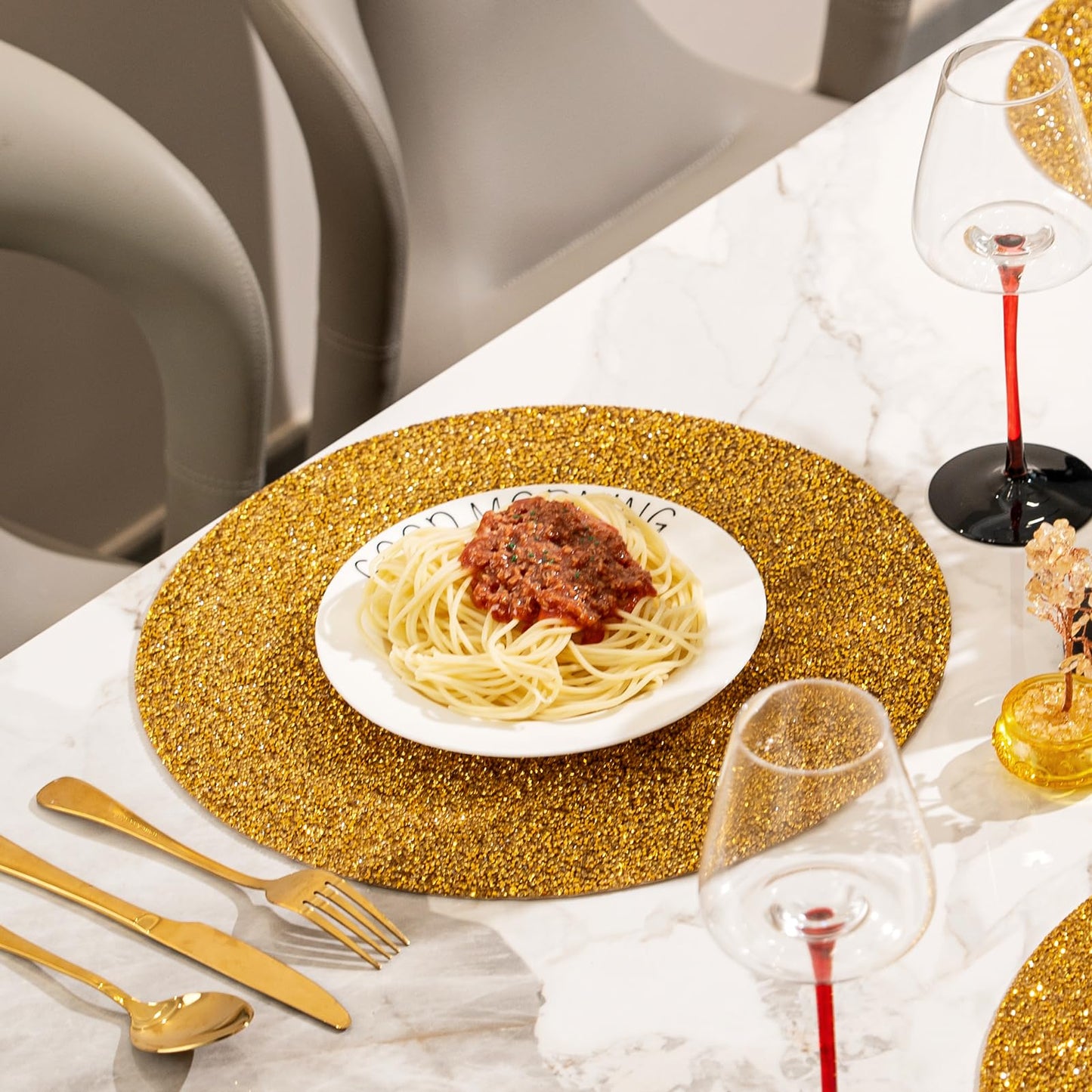 Cumouna Christmas Placemat, Gold Rhinestones Round Washable Elegant Glitter Table Mat for Christams Winter Xmas Kitchen Home Decor Housewarming Gifts (15 Inch)